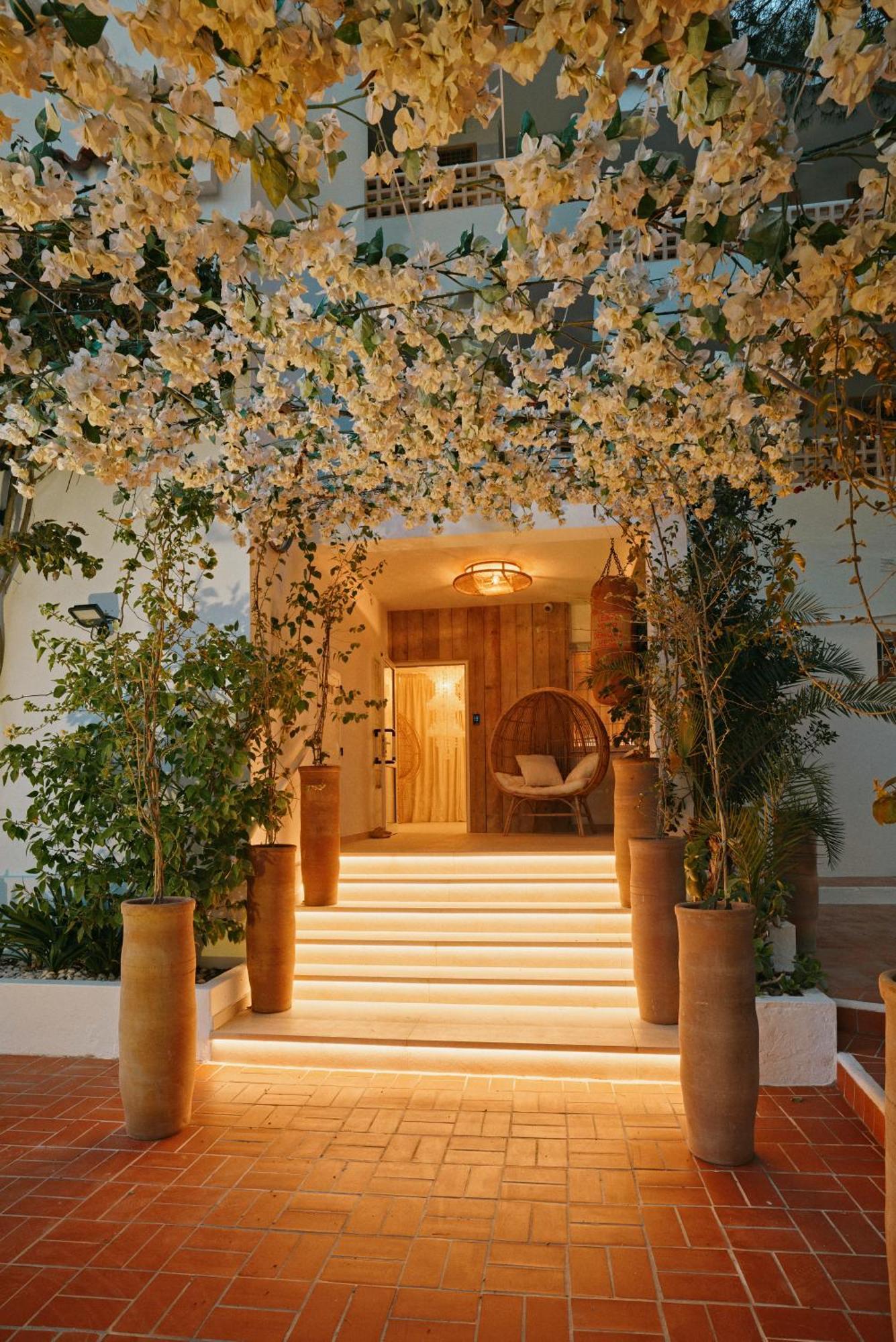 Sunset Oasis Ibiza Adults Only - New Rooms 2025 San Antonio  Bagian luar foto